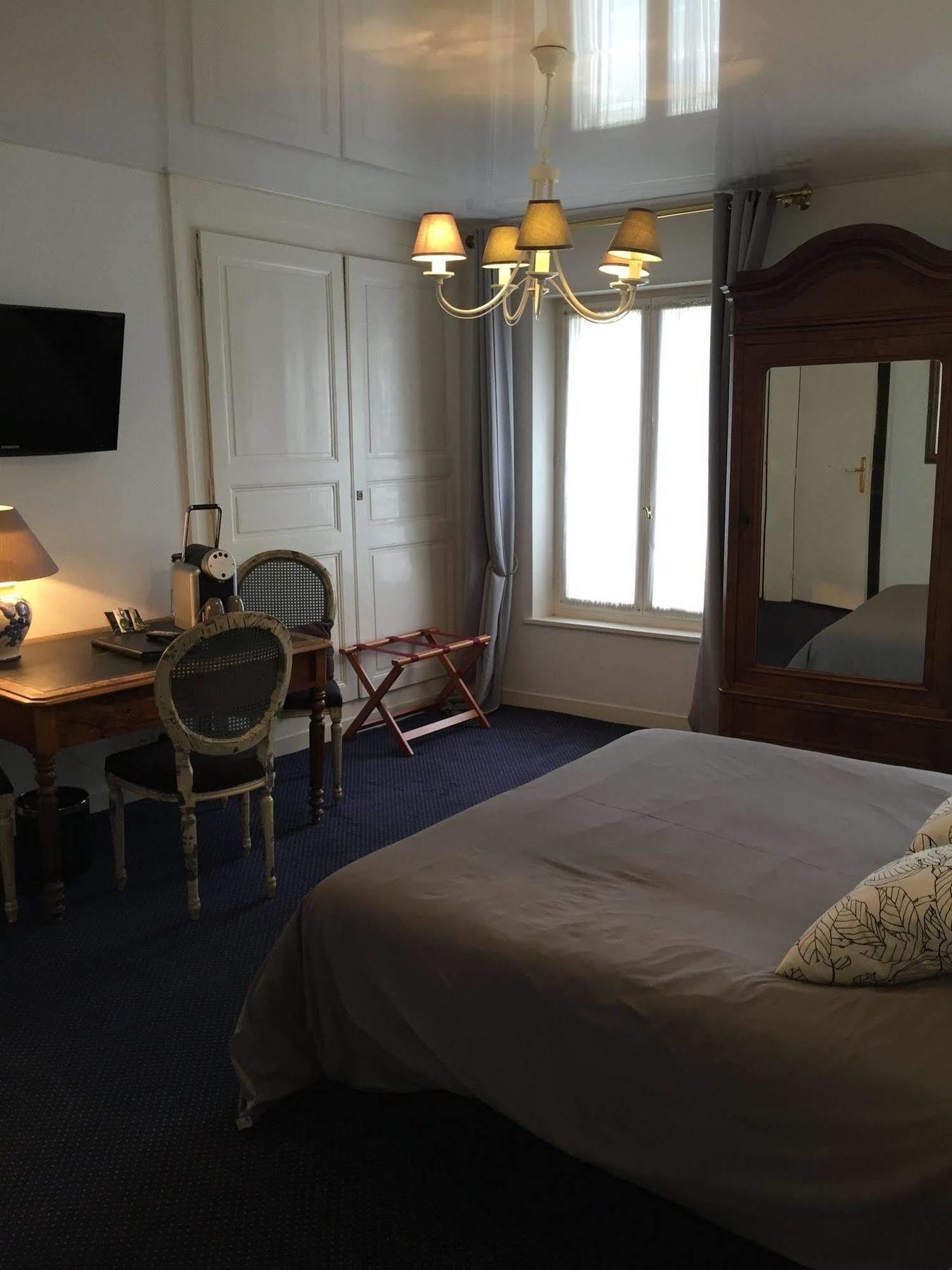 La Le Prieure Hotel 3*